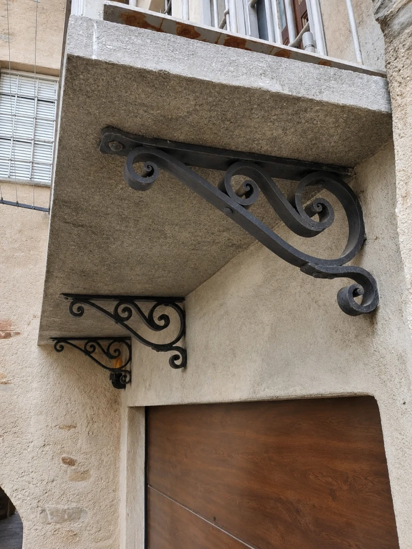 Mensole decorative per balcone